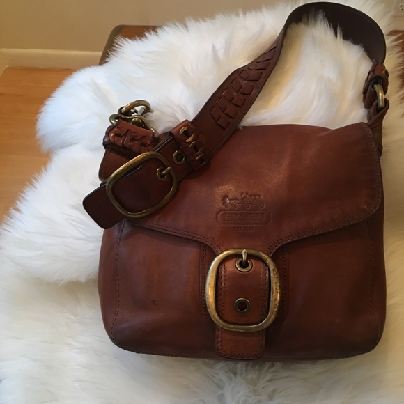 Coach Handbags - Vintage leather Coach Purse
